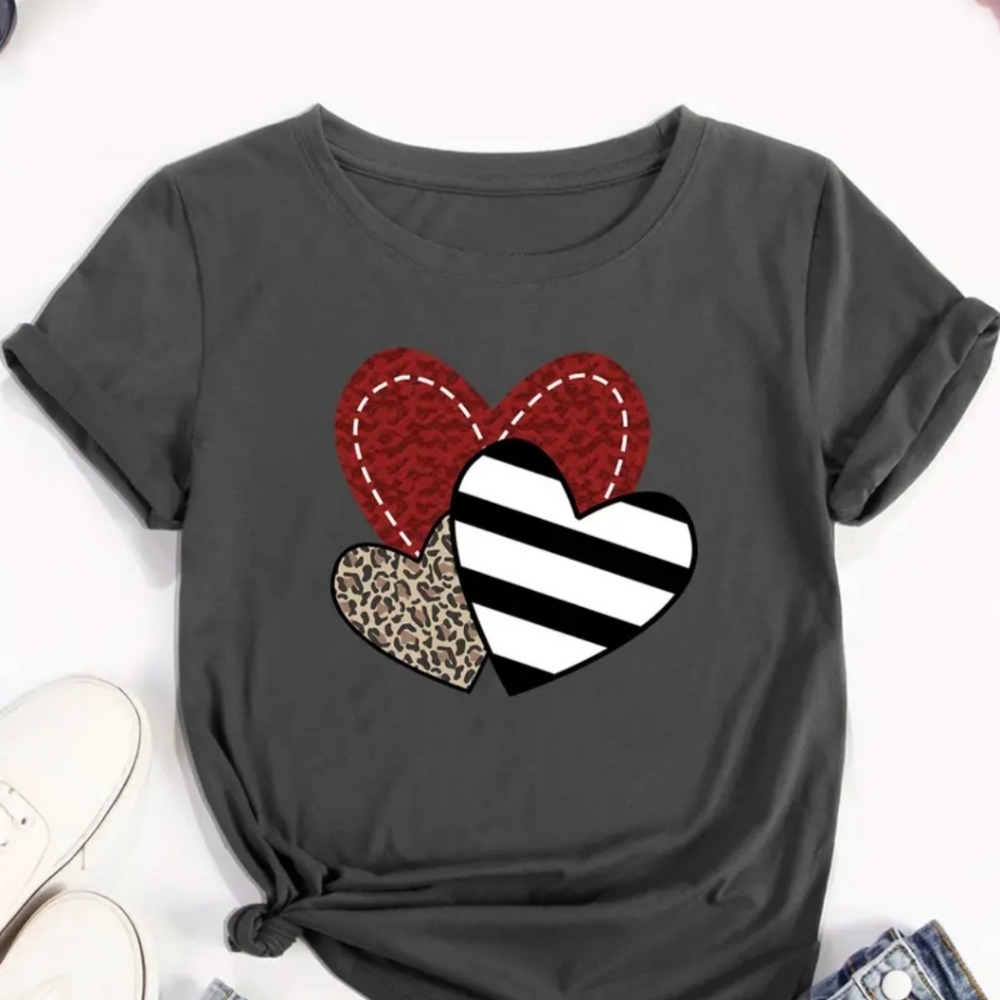 Casual Grey Fashion Heart Design Pattern Graphic Print T- Shirt Top. NWT Sz. XXL